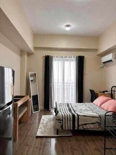 Studio with balcony in Cebu City — 4-Star Luxury Hotel in Cebu City, Philippines