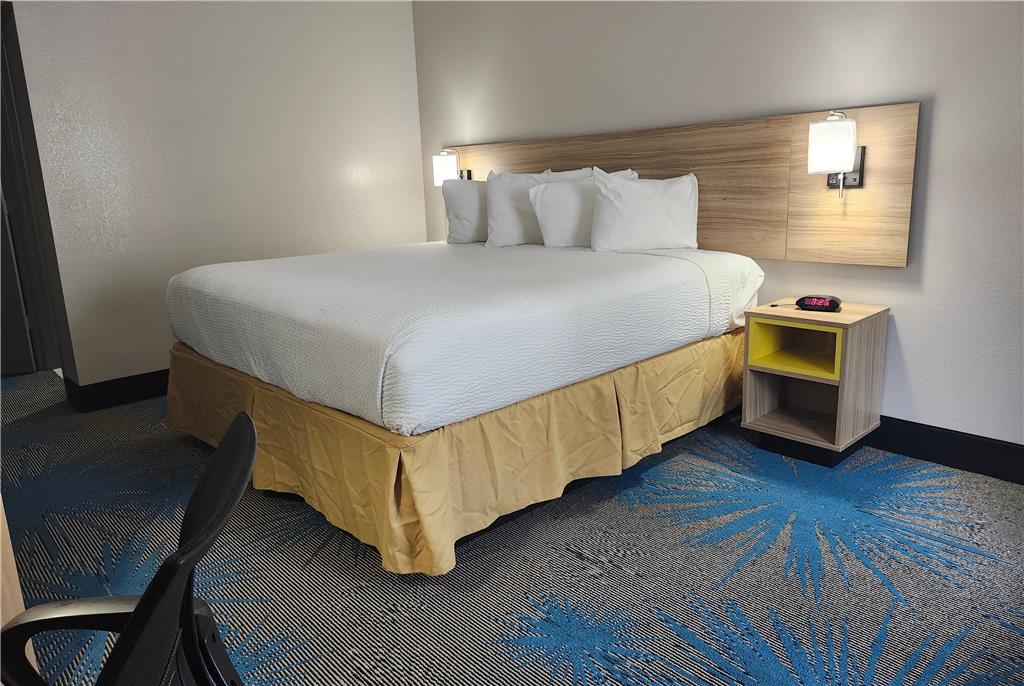 Days Inn by Wyndham Ocean Springs - photo 11