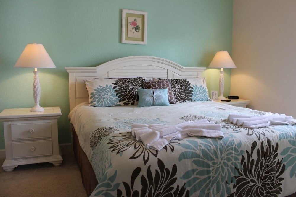 Lucaya Village Gorgeous Townhome - photo 11