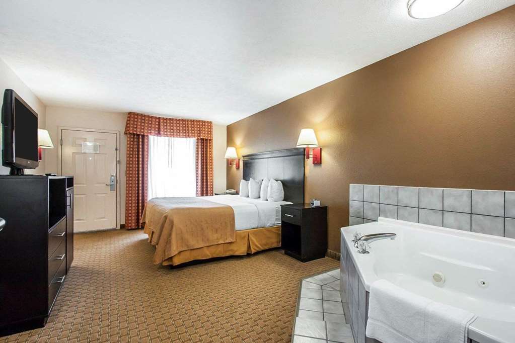 Quality Inn Savannah South - photo 20