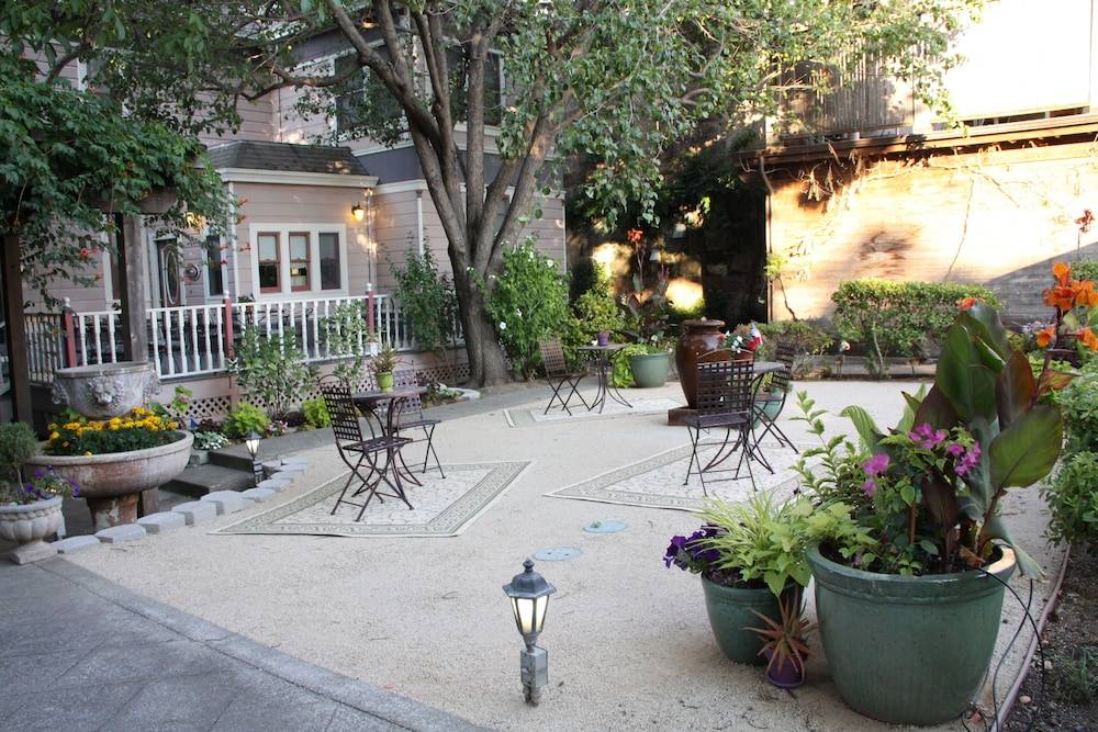 Hennessey House - photo 17