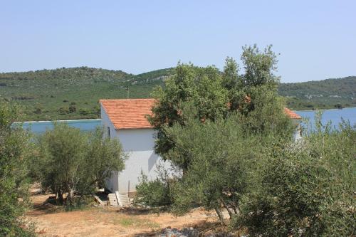 Apartments by the sea Cove Mala Lamjana Ugljan 347 — 4-Star Luxury Hotel in Kali, Croatia