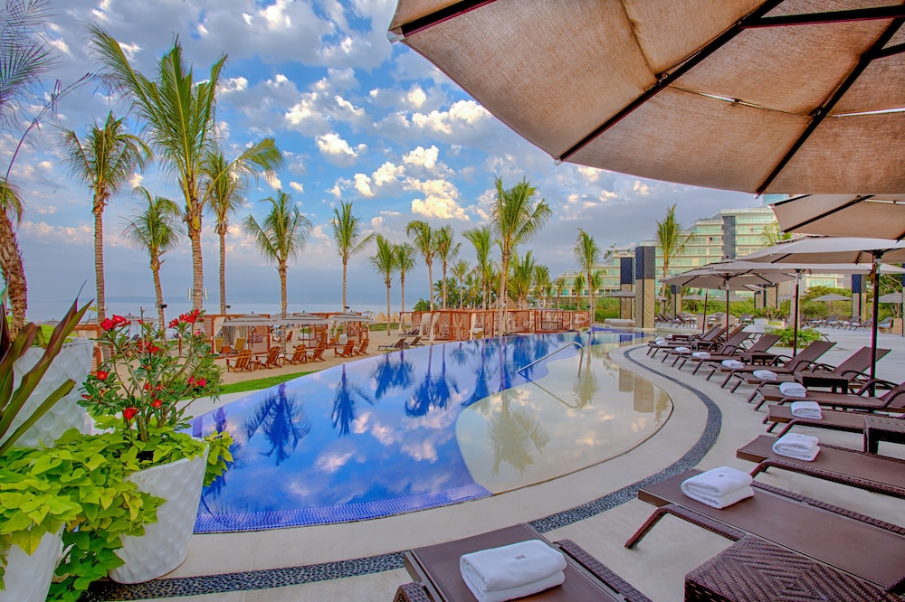 Infinity pool