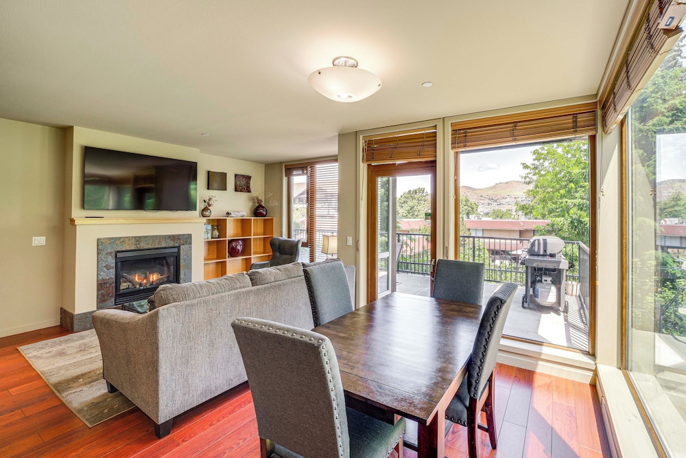 Steps to Lake Chelan: Condo w Resort Amenities in Chelan, United States