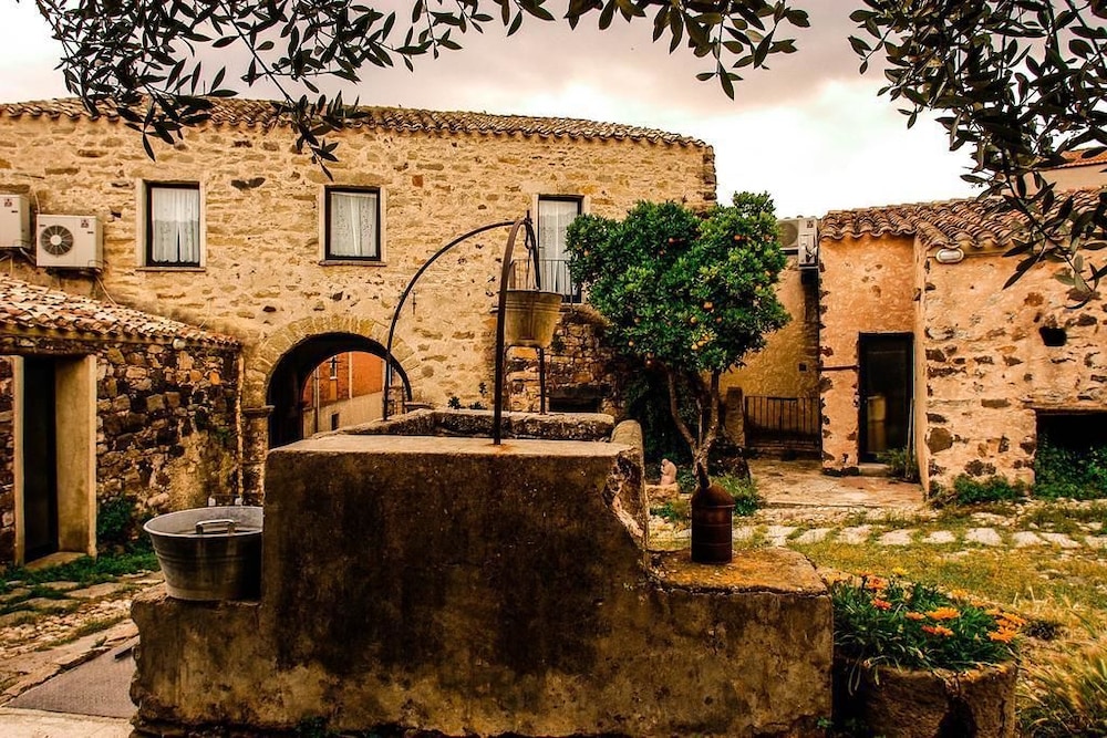 Albergo Diffuso Omu Axiu - last minute hotel in Orroli
