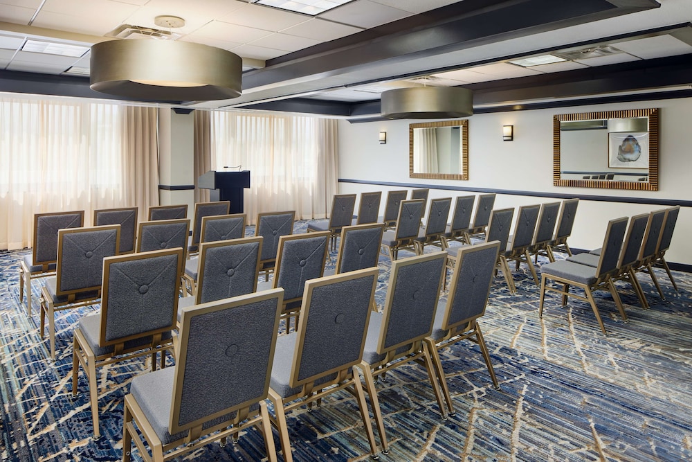 Embassy Suites by Hilton West Palm Beach Central - photo 55