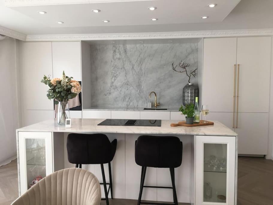 Stan och strandnära poolvilla. in Halmstad, Sweden