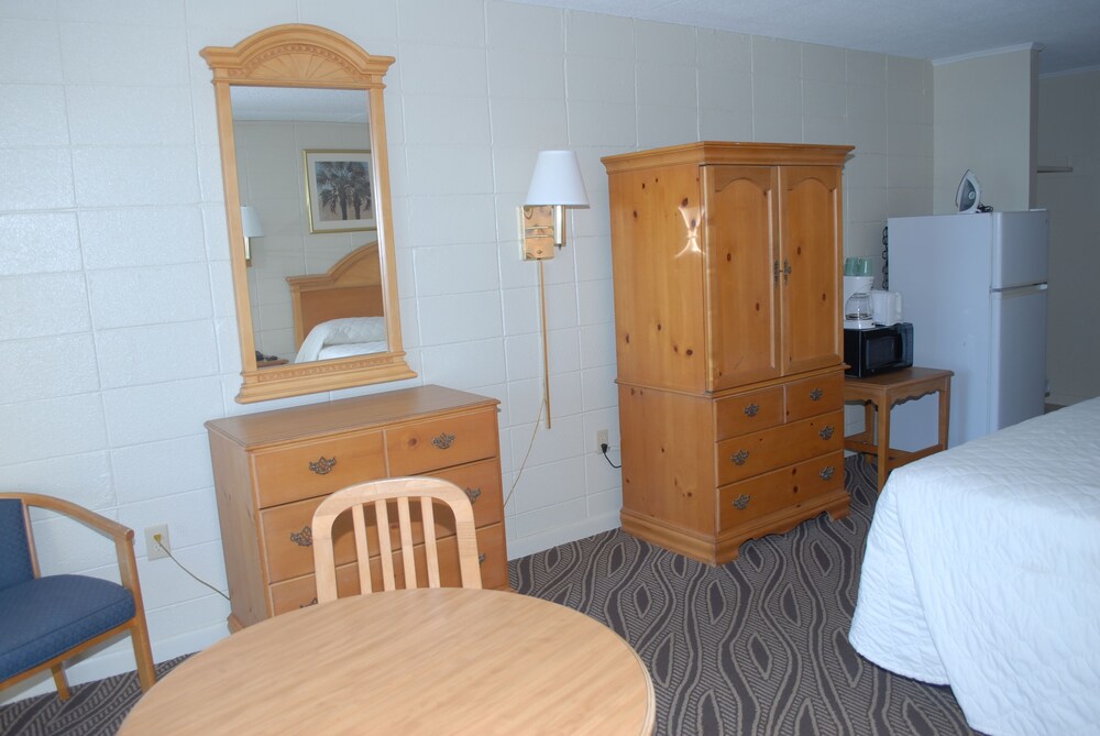 Admiral Motor Inn - photo 14