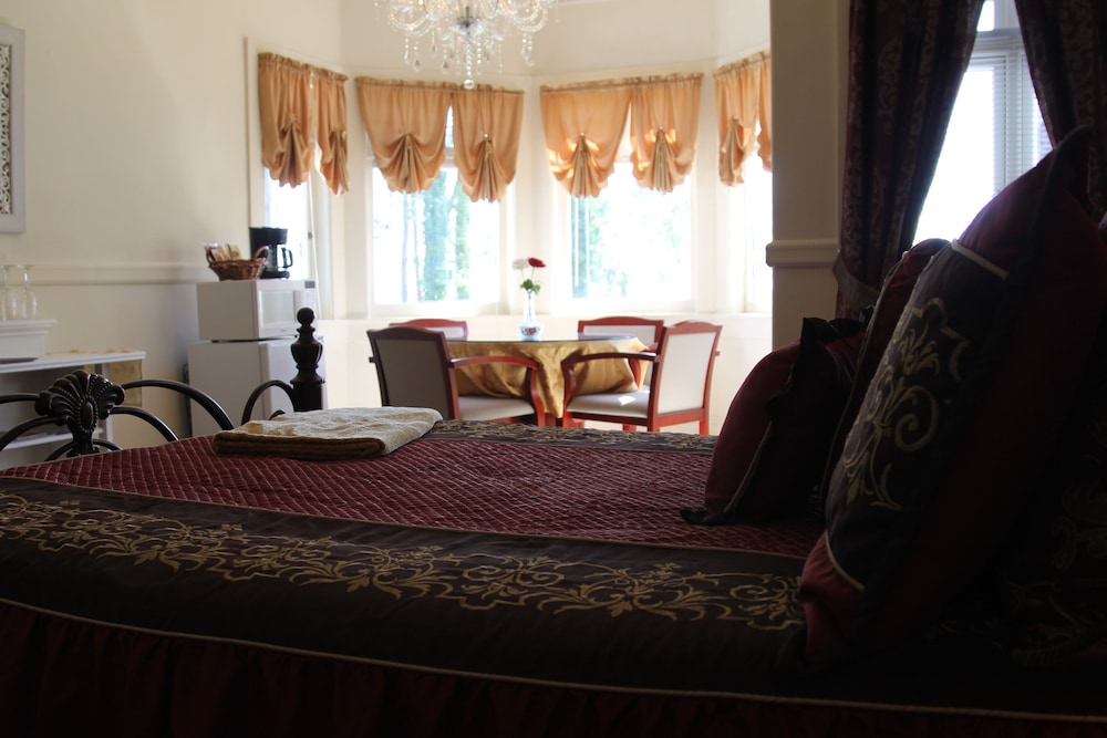 Monarch Cove Inn - photo 33