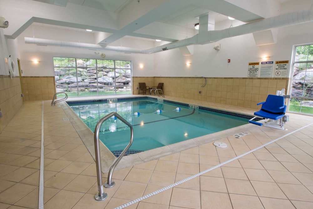 Hampton Inn & Suites Berkshires Lenox - photo 32