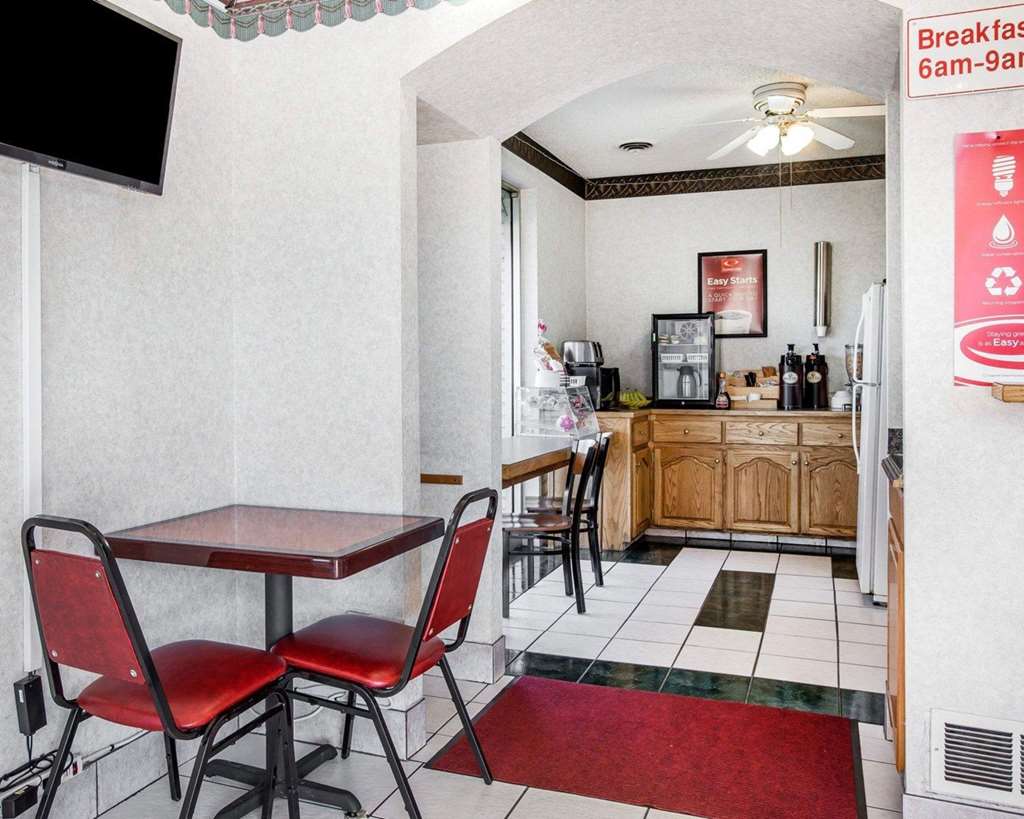 Econo Lodge McDonough South - photo 25