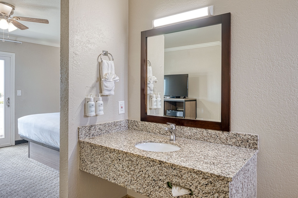 Harbor House Inn Morro Bay - photo 27
