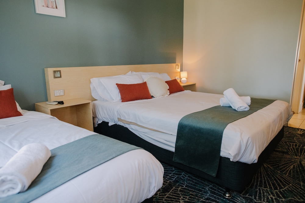 Bribie Island Hotel — Bellara — photo 2