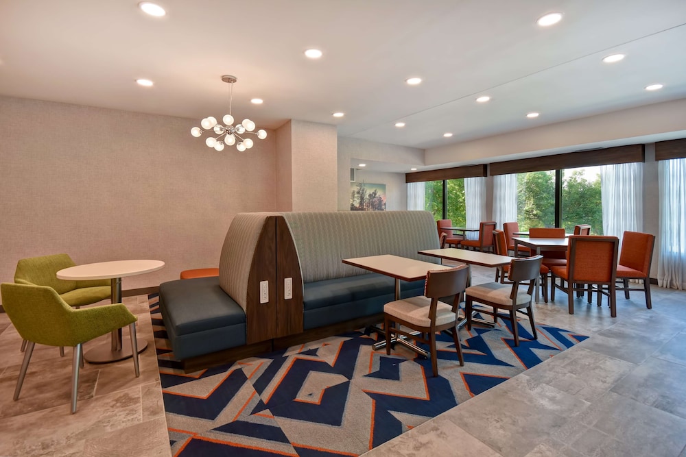 Hampton Inn Potomac Mills Woodbridge - photo 37