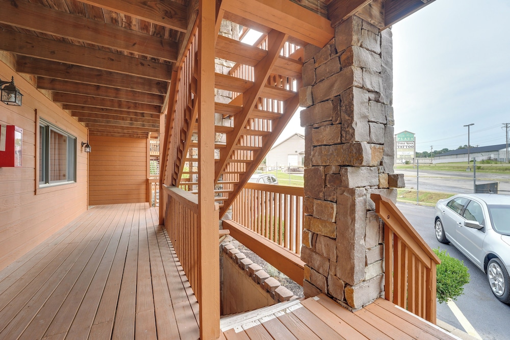 Branson Getaway w Balcony & Resort Amenities - photo 13