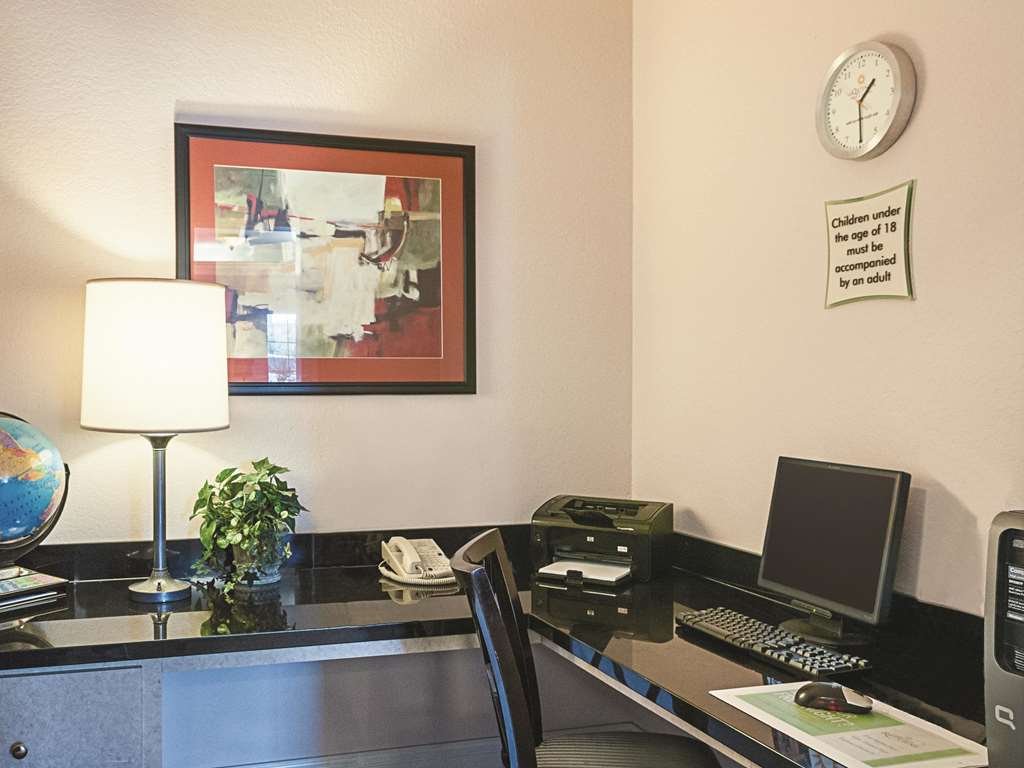 La Quinta Inn & Suites by Wyndham Slidell North Shore Area - photo 42