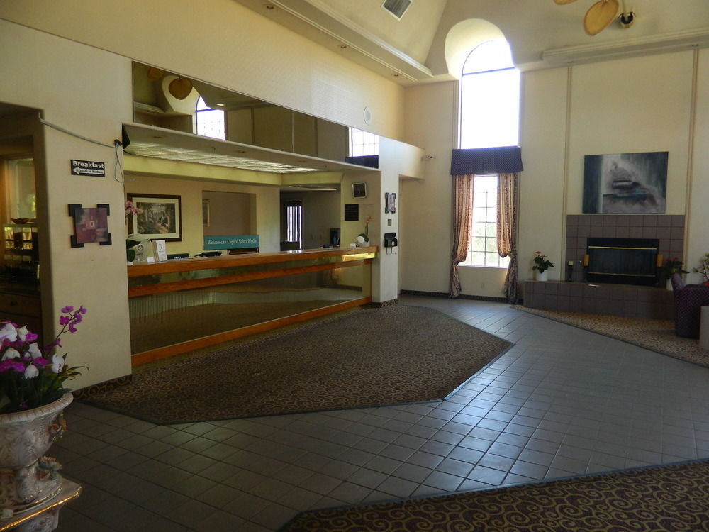 Capital Suites Hotel - photo 27