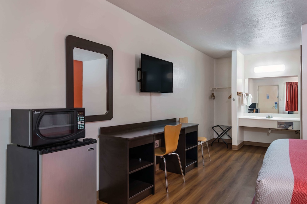 Motel 6 Attalla AL - photo 15
