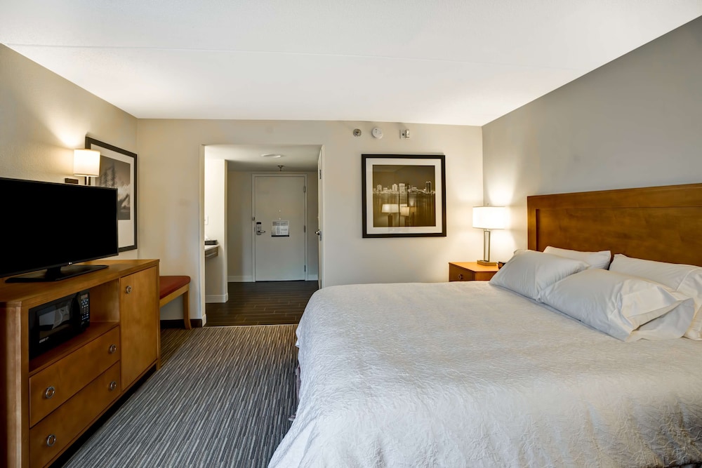 Hampton Inn Norfolk Naval Base - photo 15