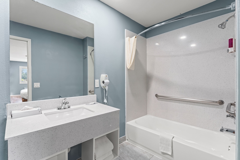 Executive Inn & Suites Magnolia - photo 19