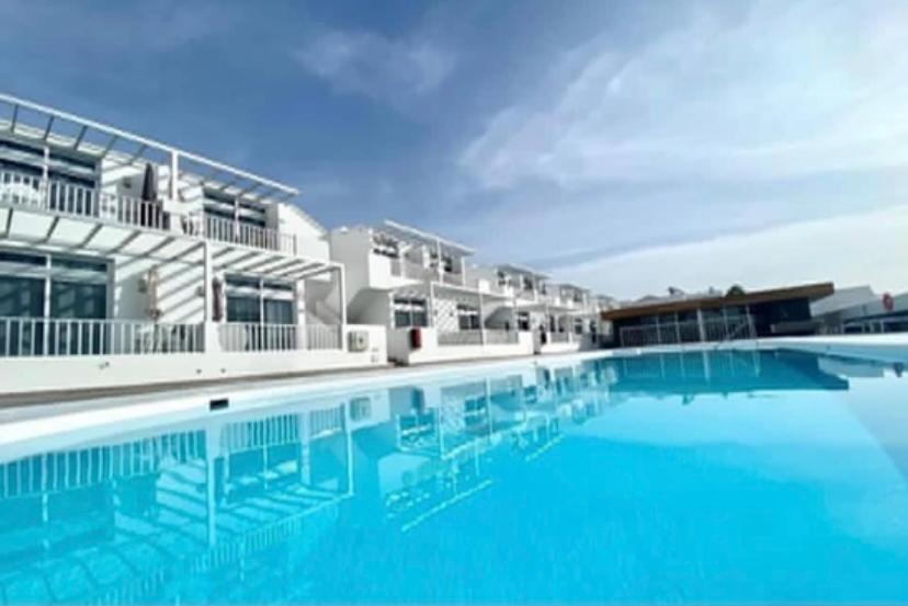 Los Gracioseros — 4-Star Luxury Hotel in Puerto Del Carmen, Spain