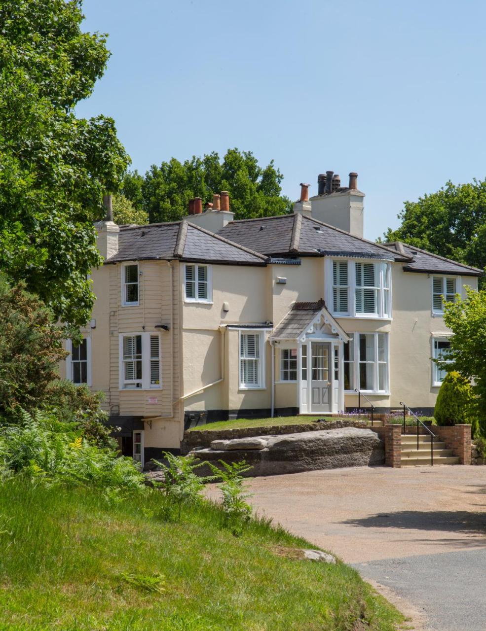 The Mount Edgcumbe — 5-Star Luxury Hotel in Royal Tunbridge Wells, United Kingdom