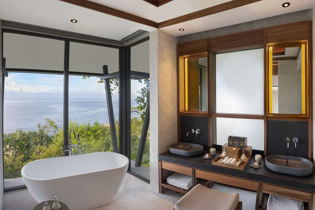 BANYAN TREE CABO MARQUES POOL VILLA BATHROOM