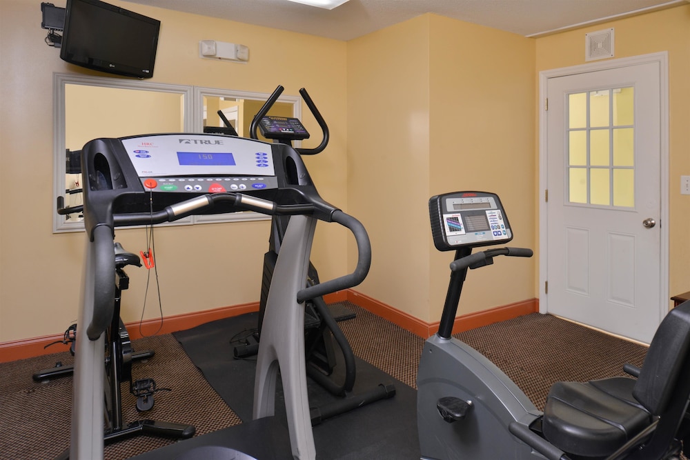 Douglas Inn And Suites - photo 19