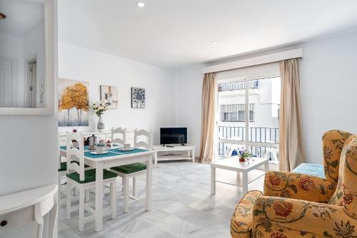 Apartamento Antonia — 4-Star Luxury Hotel in Conil De La Frontera, Spain