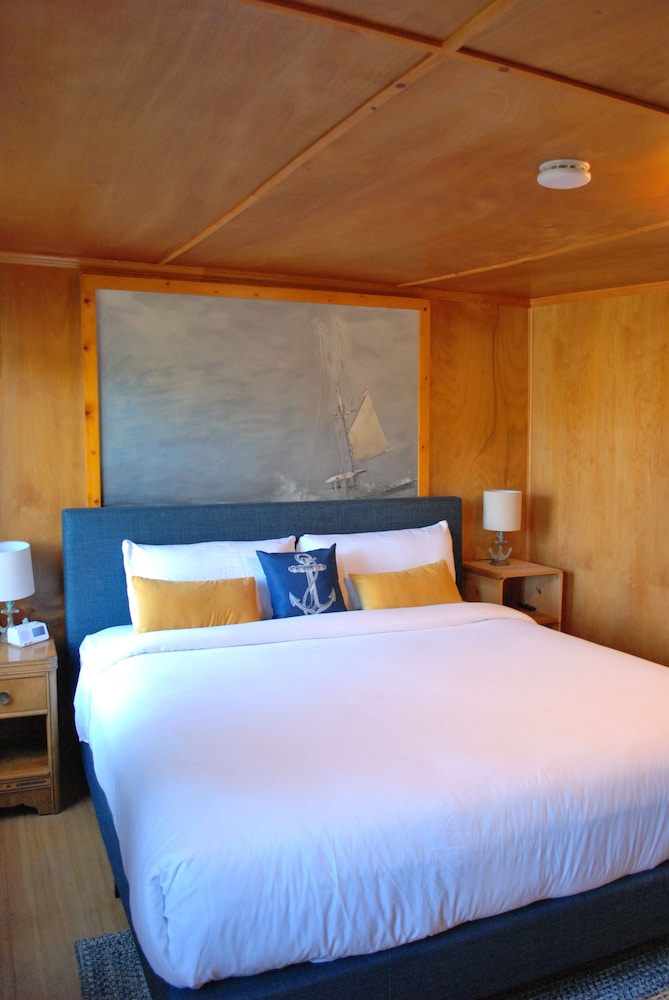 Anchor Inn Resort - photo 29