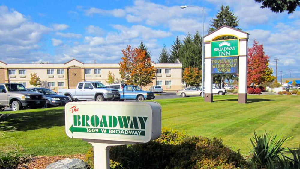 Broadway Inn Conference Center - photo 68