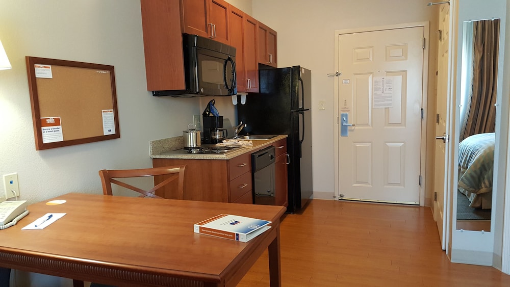 Candlewood Suites Hot Springs by IHG - photo 15
