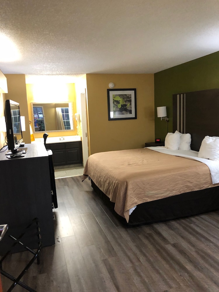 Baymont by Wyndham Selma - photo 5