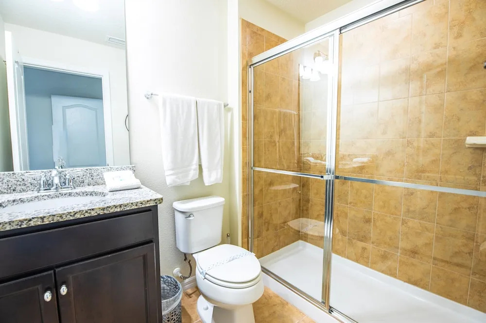 Flash 20 Off Amazing New TownHome with Pvt Pool and Access to Clubhouse Close to Disney - photo 8