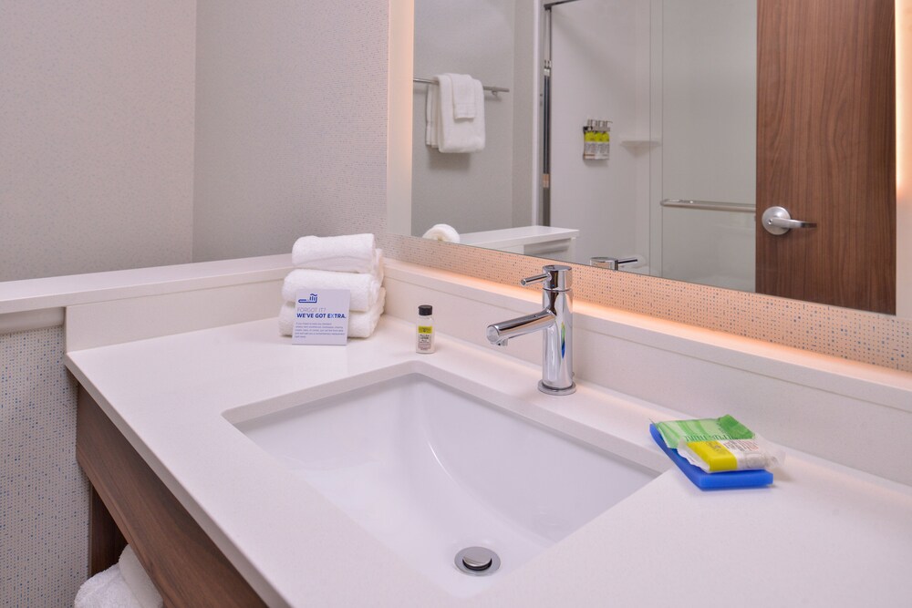 Holiday Inn Express & Suites Mall of America MSP Airport by IHG - photo 28