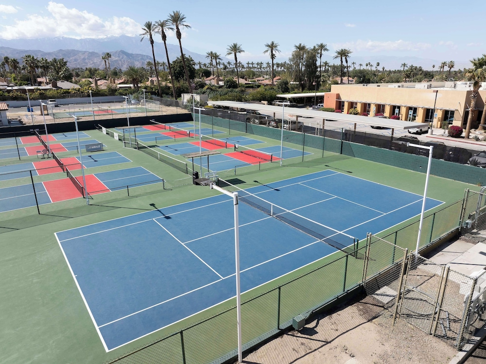 Embassy Suites by Hilton Palm Desert - photo 24