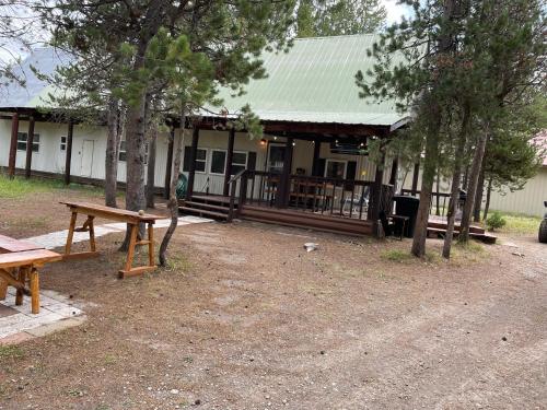 Grandma's Home in the Woods. Yellowstone — 4-Star Luxury Hotel in Island Park, United States