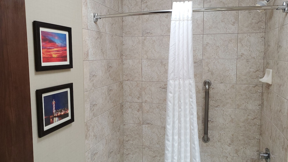 Comfort Inn Erie Near Presque Isle - photo 15