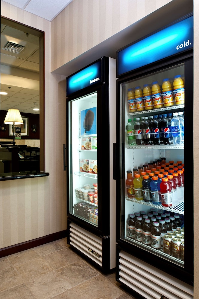 Hampton Inn & Suites Prescott Valley - photo 43