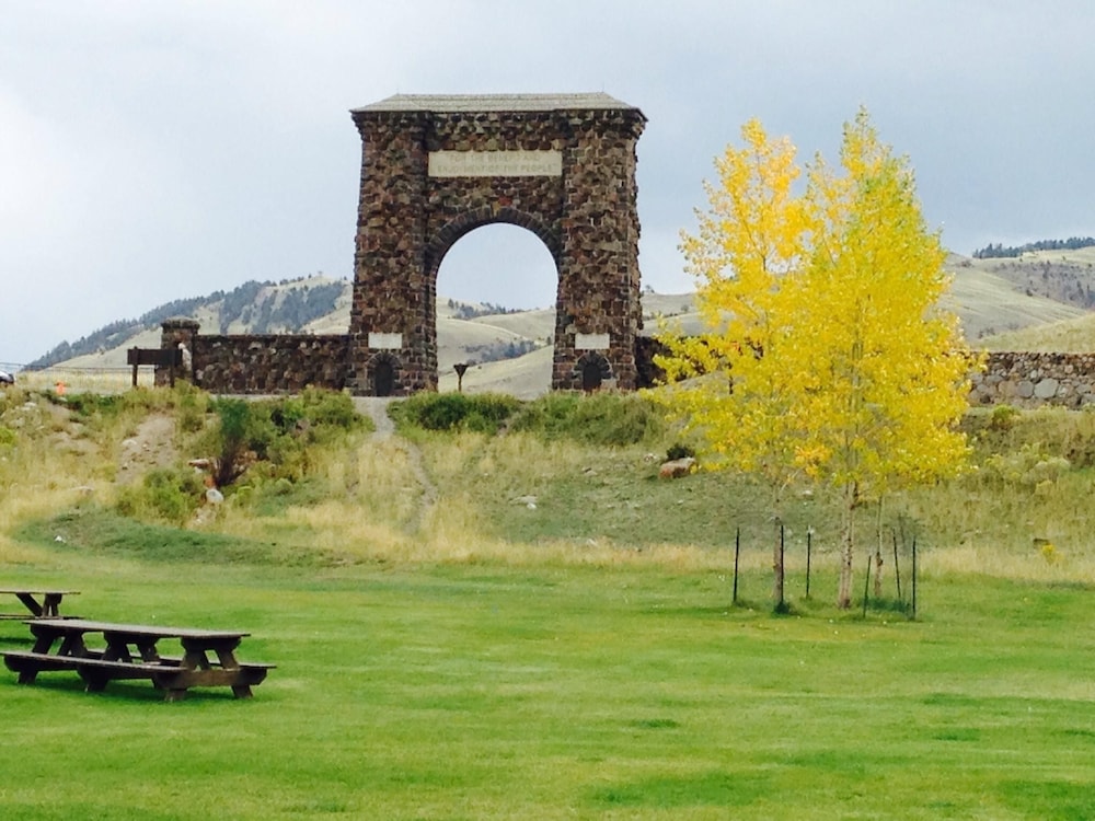 Yellowstone Village Inn and Suites - photo 31