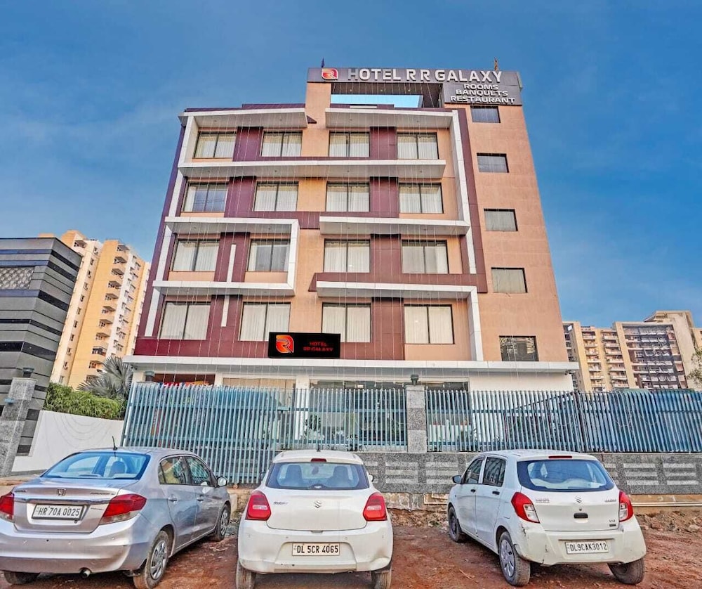 Hotel RR Galaxy in Bilaspur, India