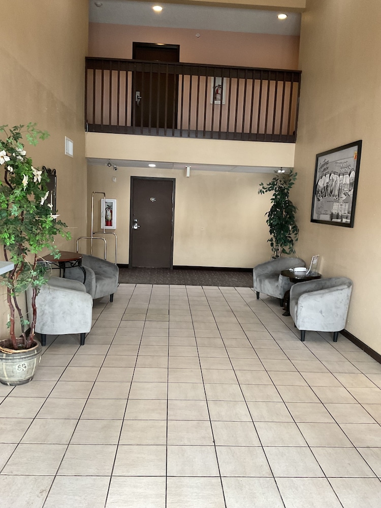 Super 8 by Wyndham Colorado Springs Airport - photo 5