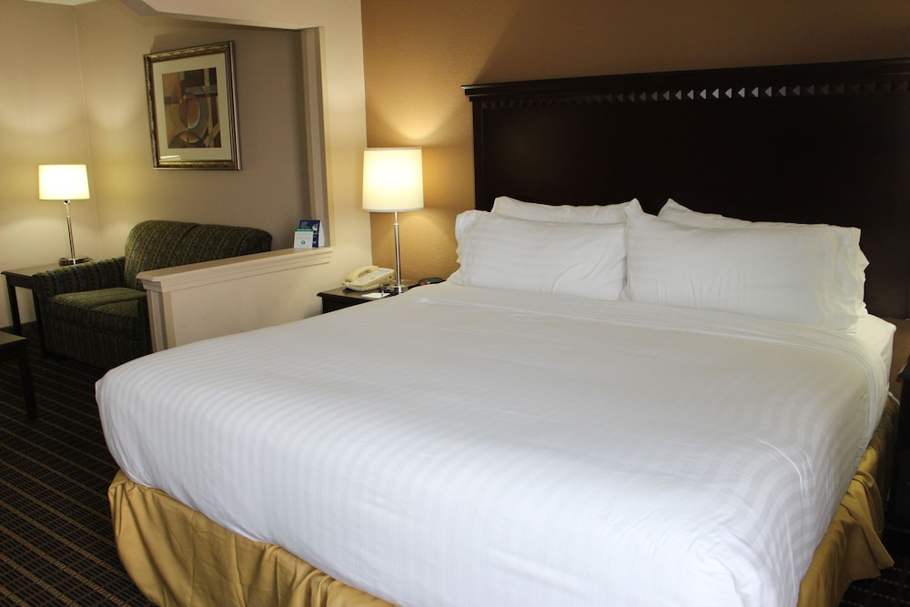 Holiday Inn Express Kansas City Liberty by IHG - photo 11