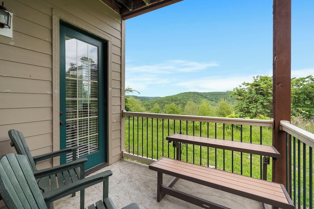 Stone Cliff Relaxation w Resort Amenities - photo 18