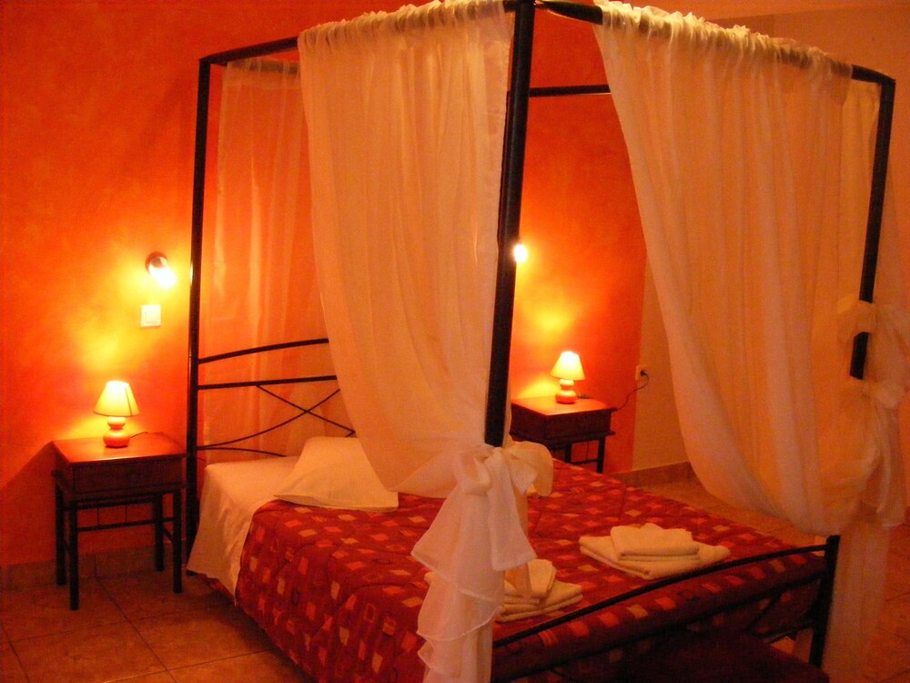 Fira Calm Hotel — Fira — photo 2