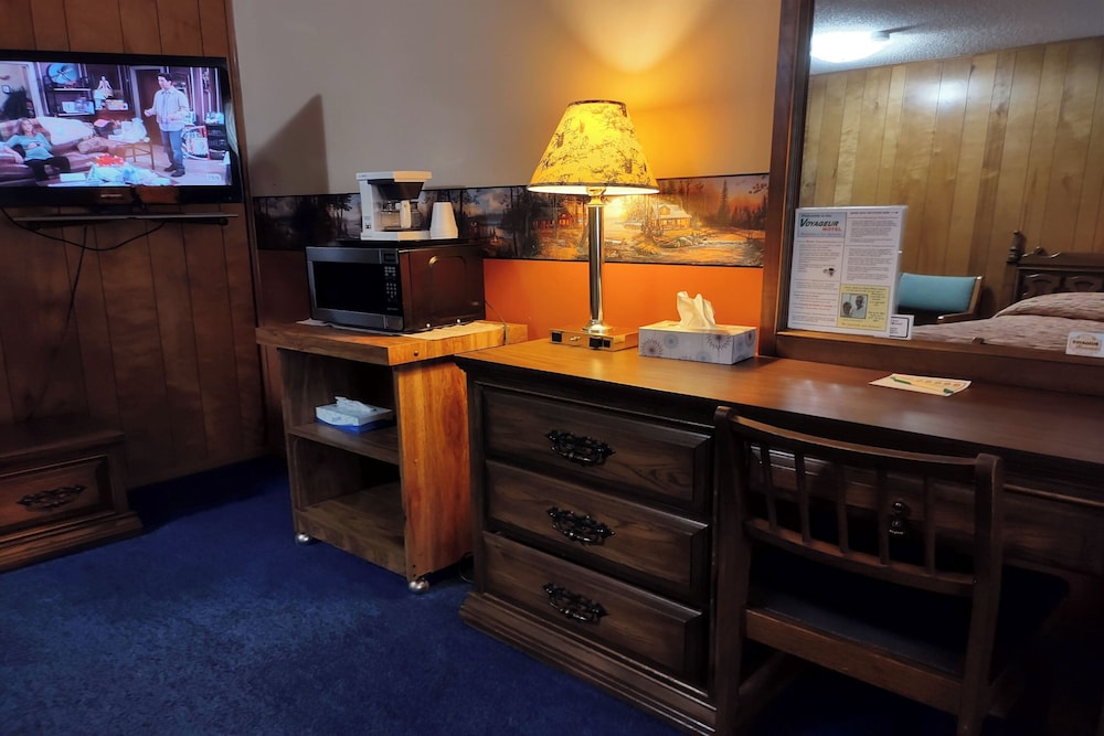 Love Hotels Voyageur by OYO at International Falls MN - photo 29