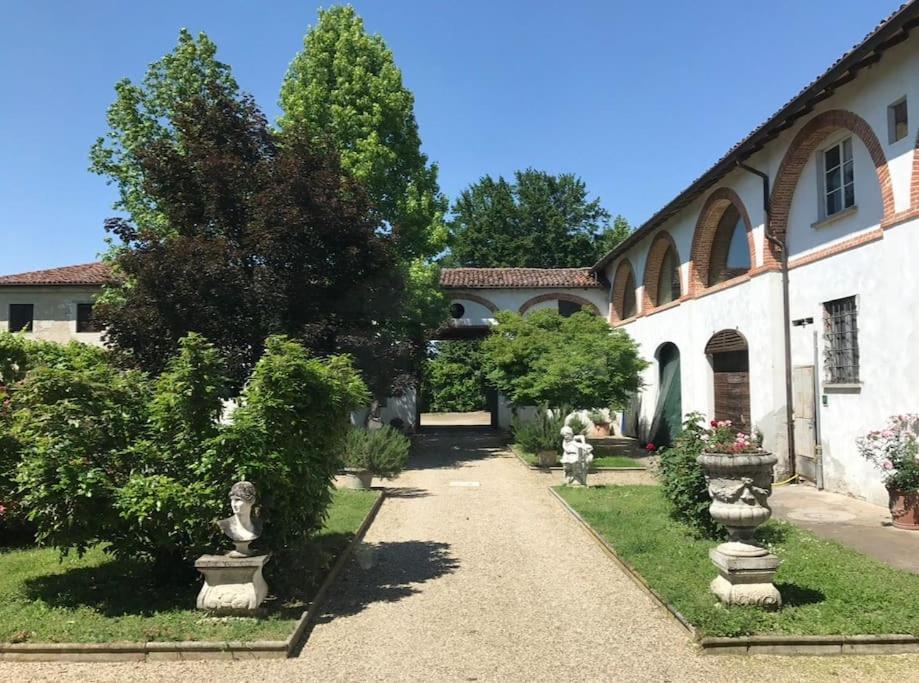 Casale Brambilla pet-friendly hotel San Zenone Al Po