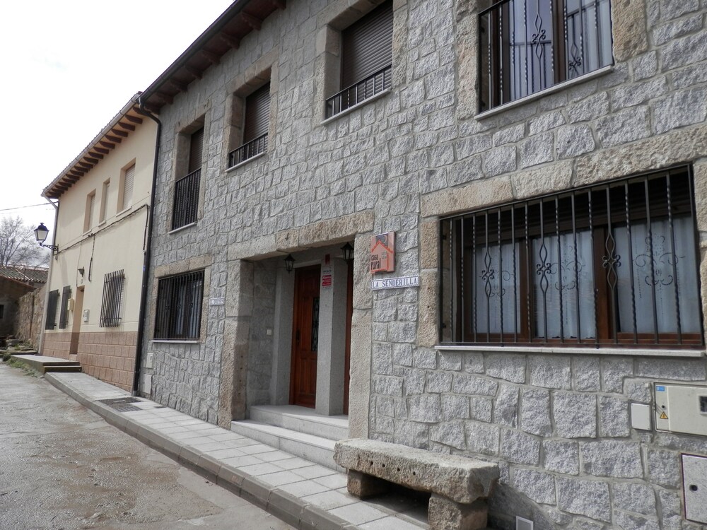 Casa Rural El Dolmen — 4-Star Luxury Hotel in Avila, Spain