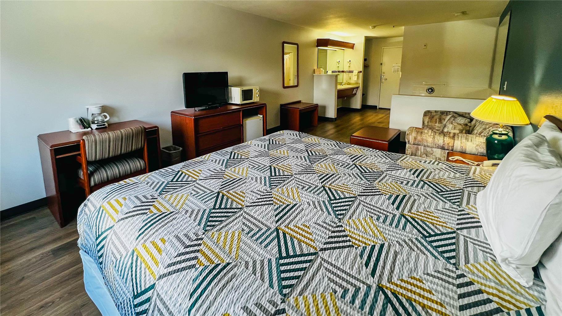 Studio 6 Suites Portland OR I 5 OHSU - photo 20
