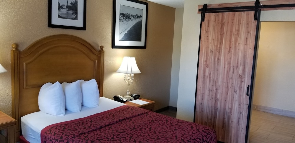 Days Inn by Wyndham Orlando Downtown - photo 4